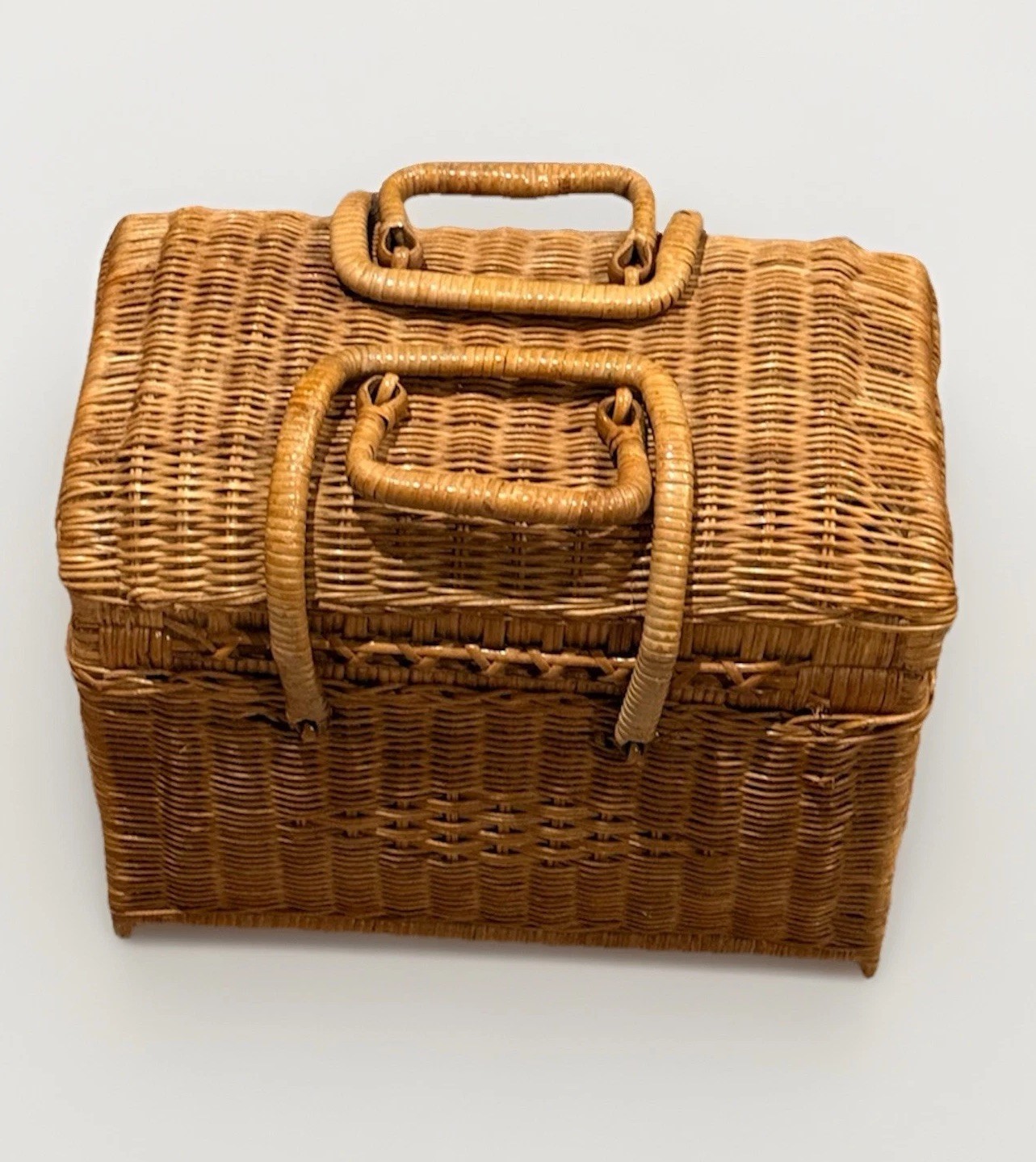 Natural Wicker Woven Double Handle Picnic/Sewing Basket 9x12x8.5