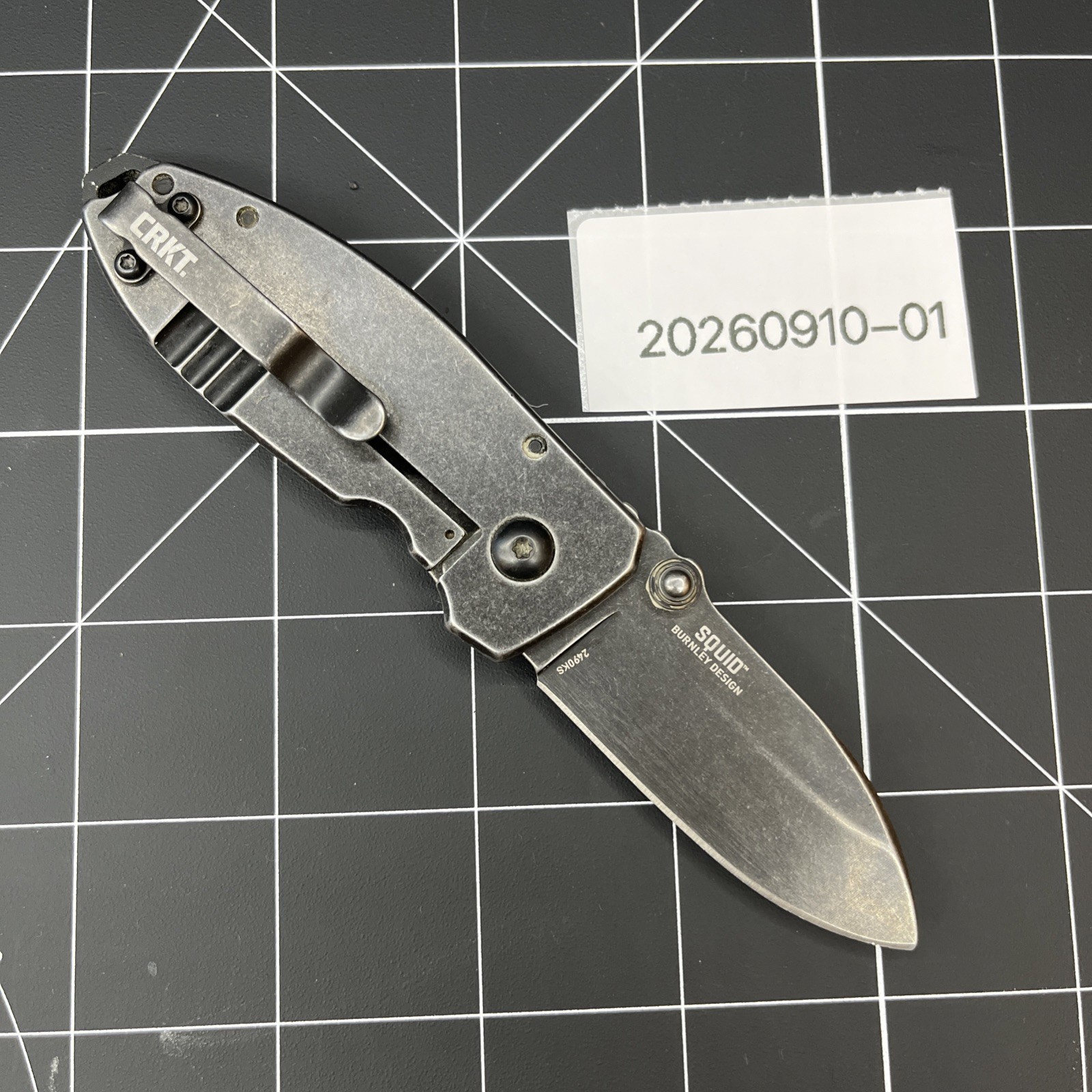 Clean CRKT 2490KS Squid Burnley Design Pocket Knife Clean CRKT 2490KS Squid Burnley Design Pocket Knife