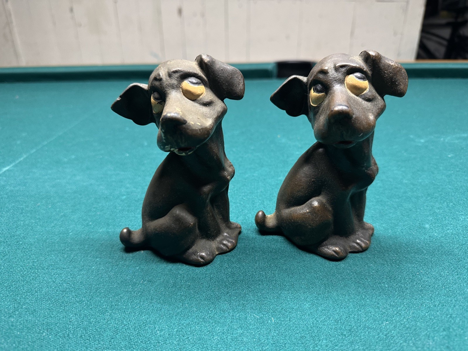 Vintage Hubley #650 Cast Iron Dog Bookends Pair Mid Century Hand Painted 1950-59