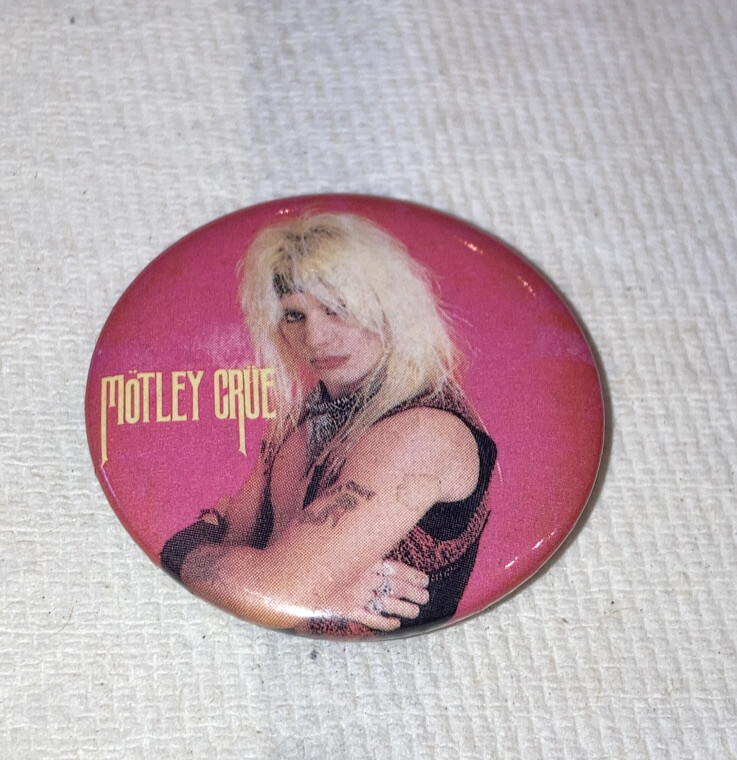 1980s Rock Band Rock N Roll  Pin; Motley Crue, Vince Neil Pink background 1-1/2\