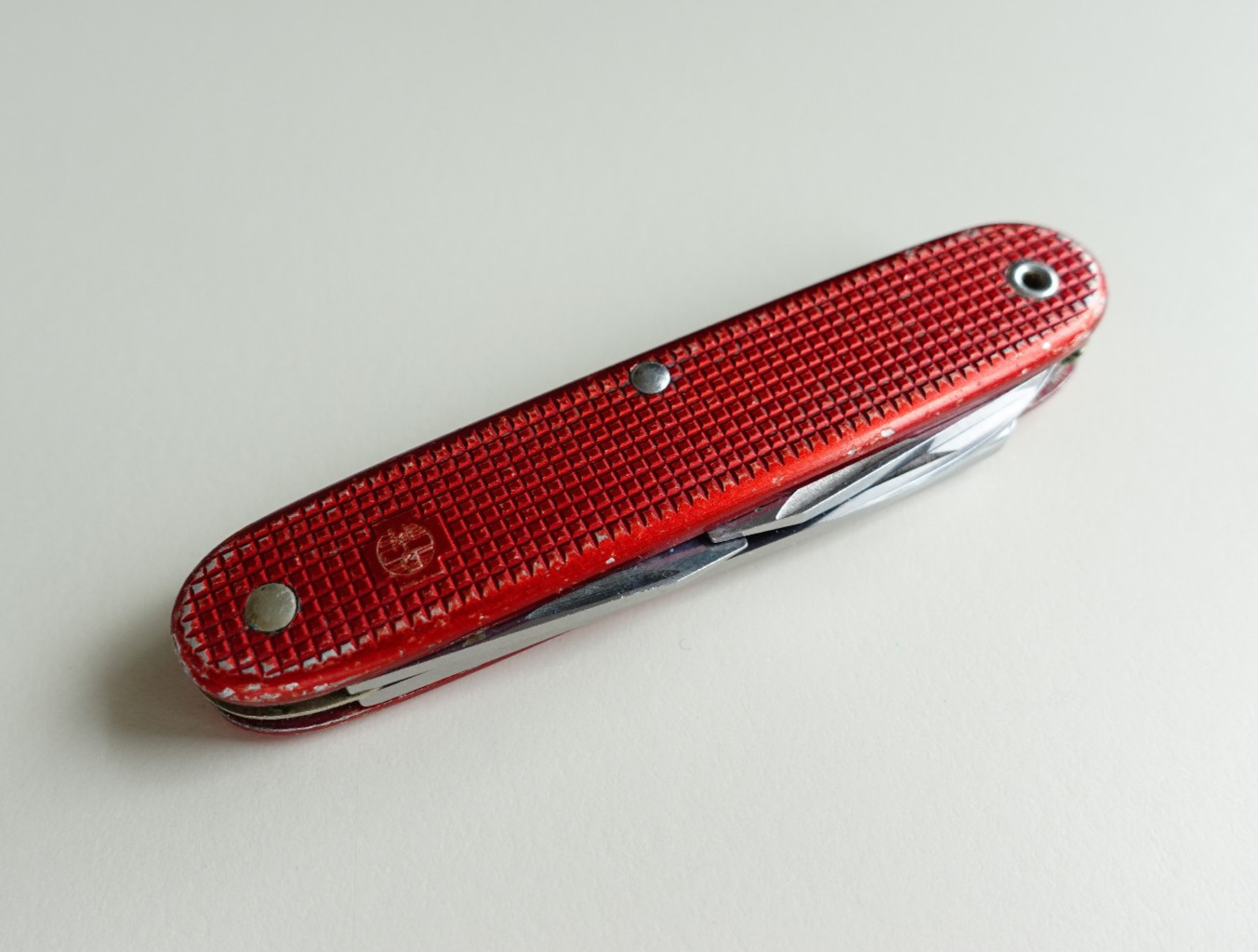 Faulty SAK Red Alox  WENGER DELEMONT 1964 Pocketknife Swiss Army Knife 64 VTG