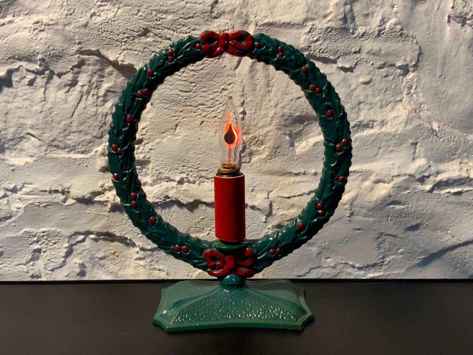1920'S CAST IRON CHRISTMAS WREATH HEARTH LIGHT LAMP