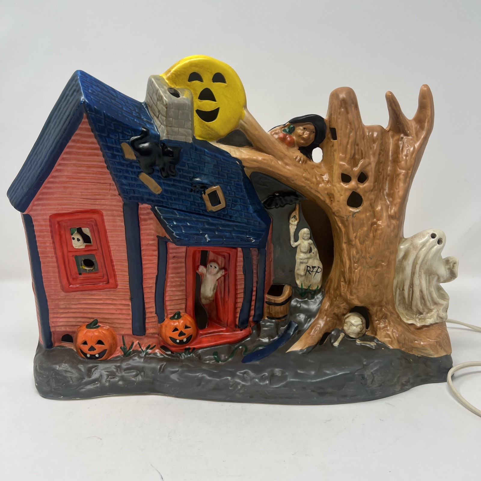 VINTAGE PACIFIC RIM HAUNTED HOUSE CERAMIC LIGHT UP BLINKING HALLOWEEN #6464 BOX VINTAGE PACIFIC RIM HAUNTED HOUSE CERAMIC LIGHT UP BLINKING HALLOWEEN #6464 BOX