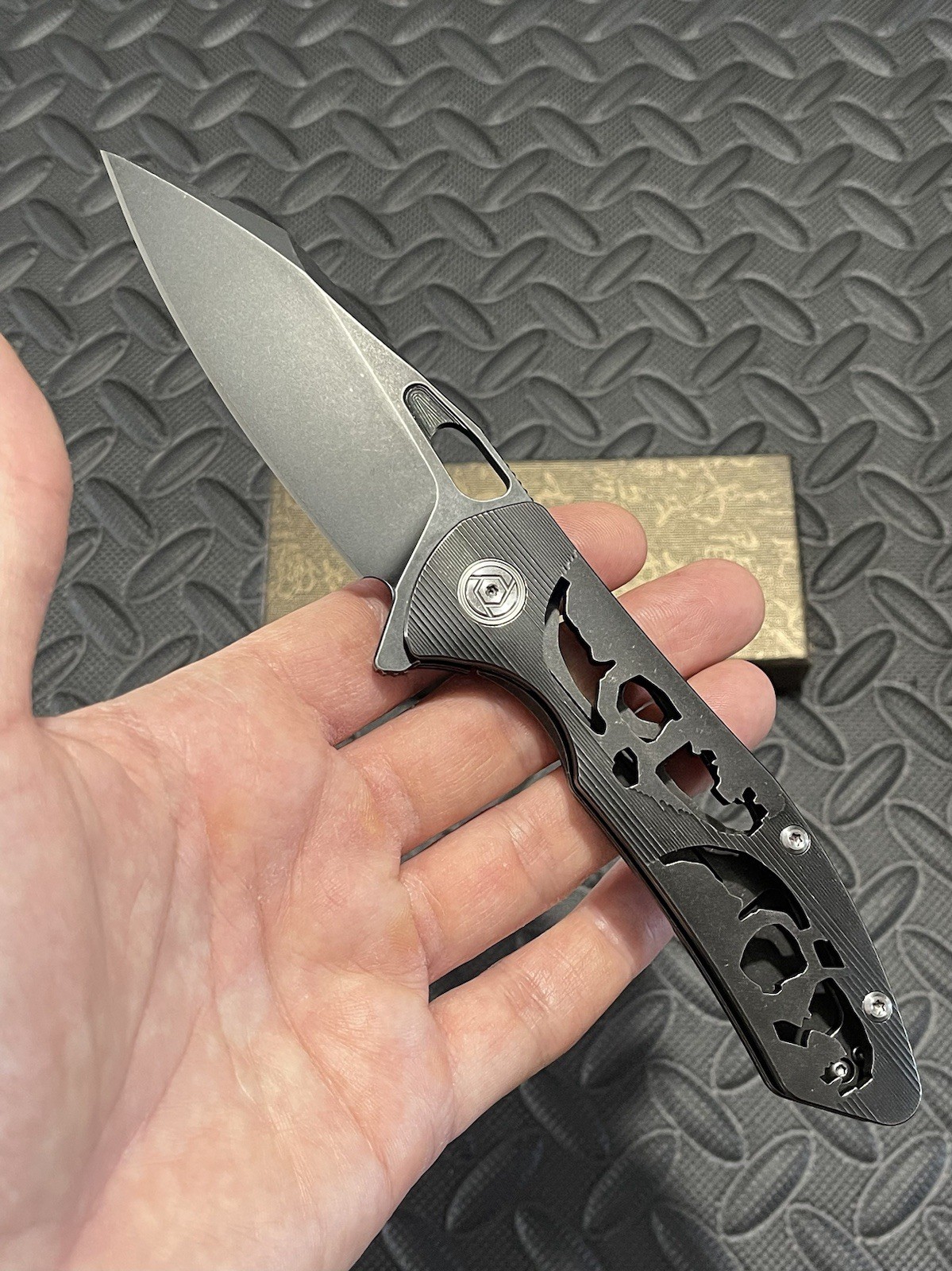 CH Knives - CH3515 BK - Black Titanium Scales w/ a S35VN Blade. CH Knives - CH3515 BK - Black Titanium Scales w/ a S35VN Blade.