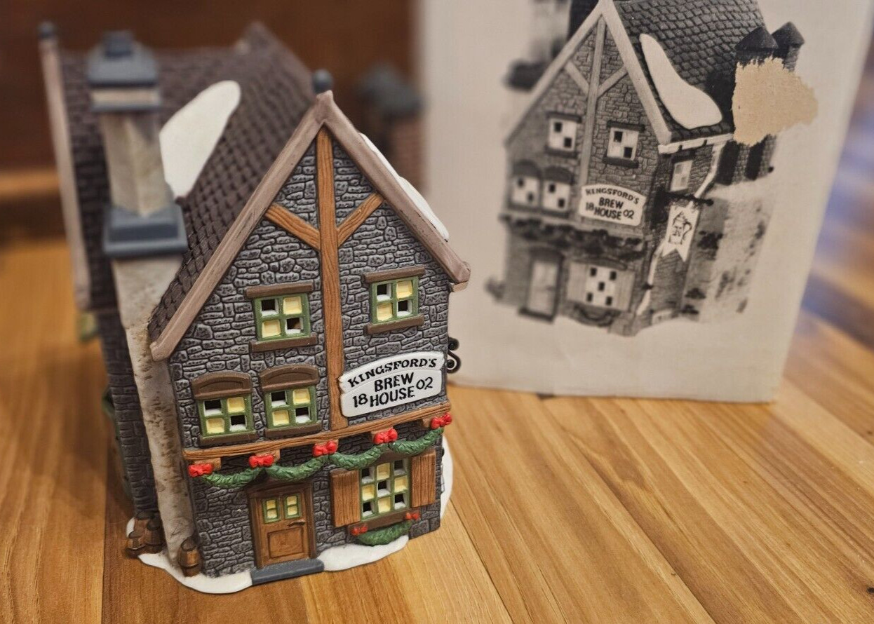 Vintage Dept 56 Dickens Christmas Village Kingsford\'s Brew House w Box & Light