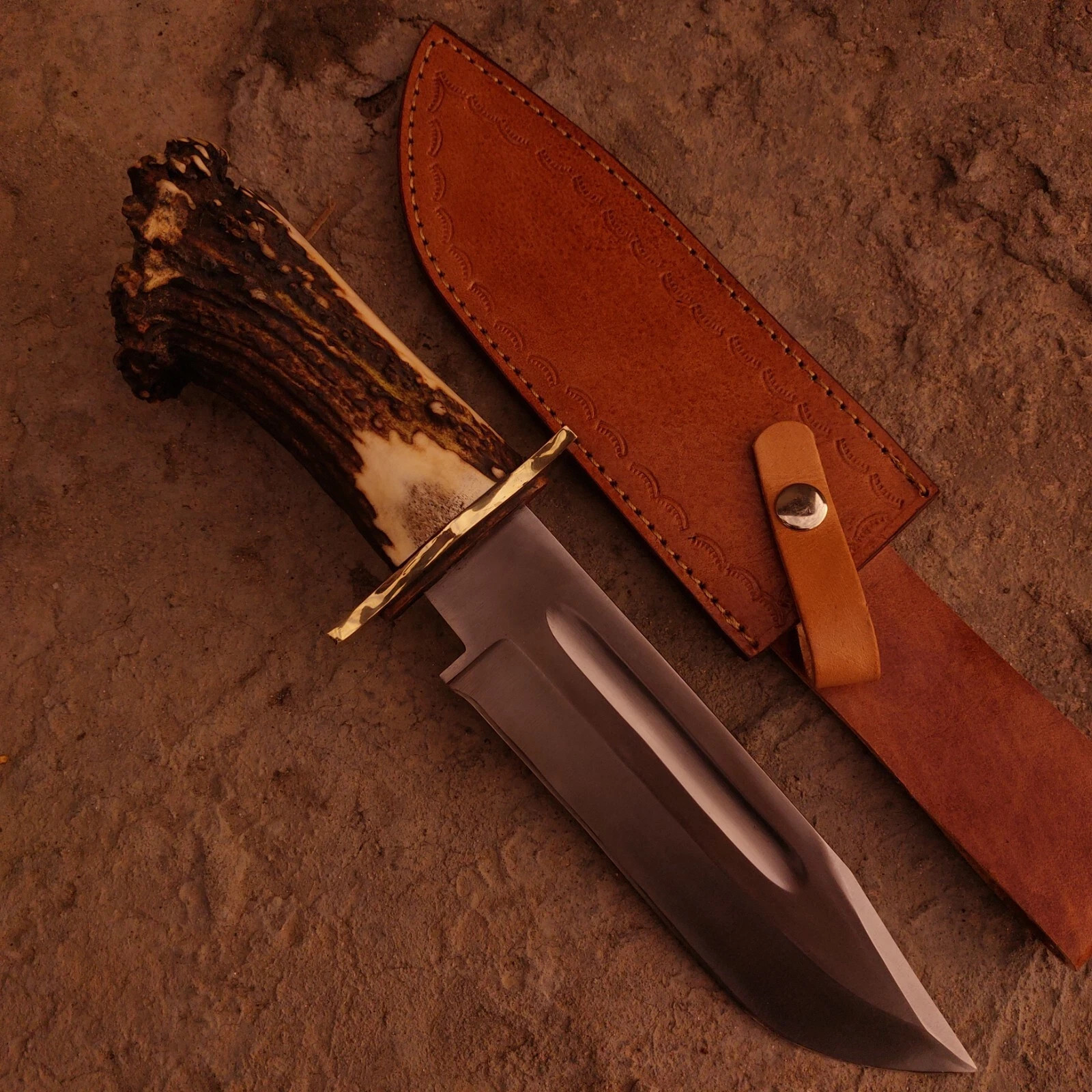 Custom Handmade Stag Antler Handle Bowie Knife Carbon Steel Hunting Survival Kni