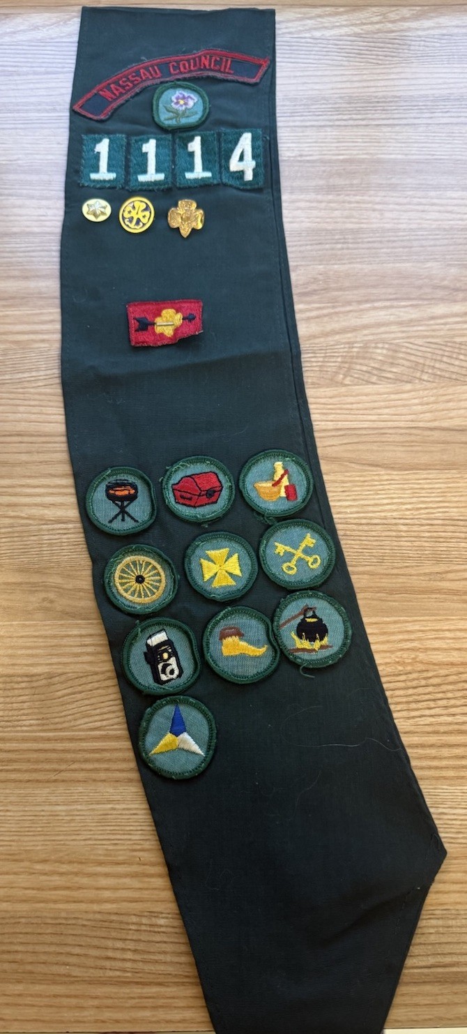 Vintage Girl Scouts USA Junior Sash Nassau Council NY Badges Patches 60s To 70s