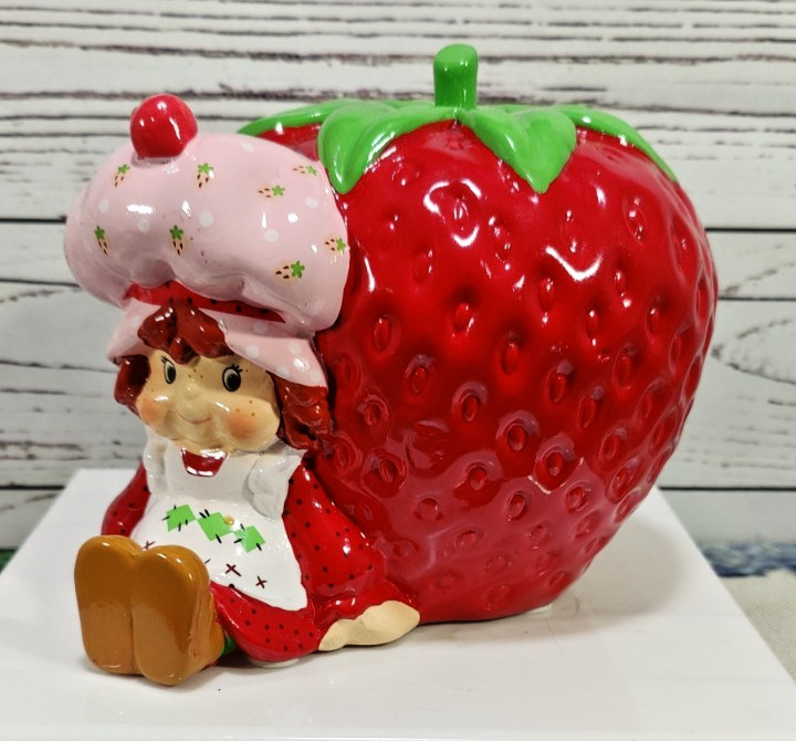 Jay Franco Strawberry Shortcake Strawberry-Shaped Ceramic Coin Bank -No Stopper