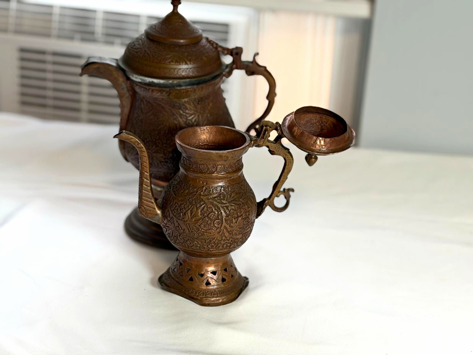 Brown Metal Antique Finish Embossed Floral Tea Set Tea Pot with Lid