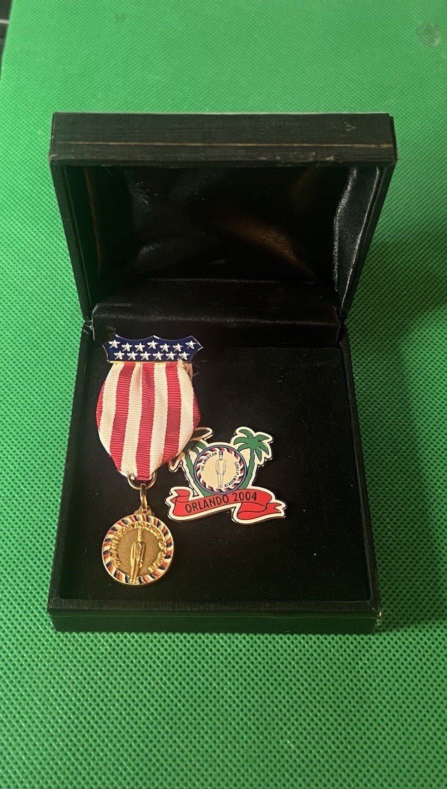 American Academy Of Chefs Orlando 2004 Pin & Medal W/ Display Box