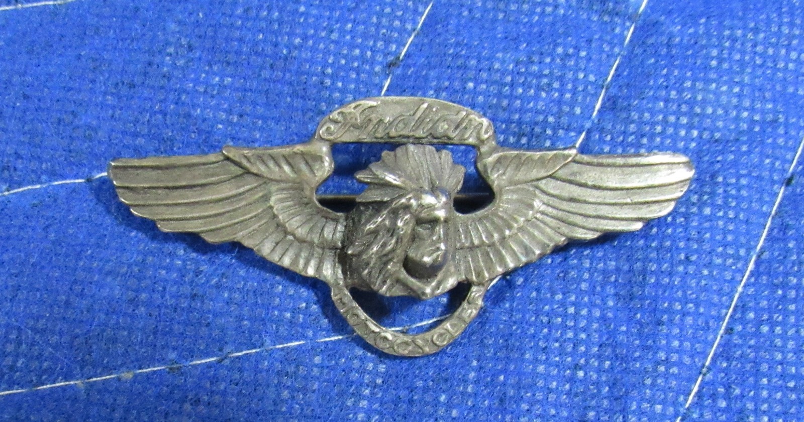 1920\'s INDIAN CHIEF SCOUT 4 FOUR MOTOCYCLE MOTORCYCLE STERLING SILVER WINGED PIN