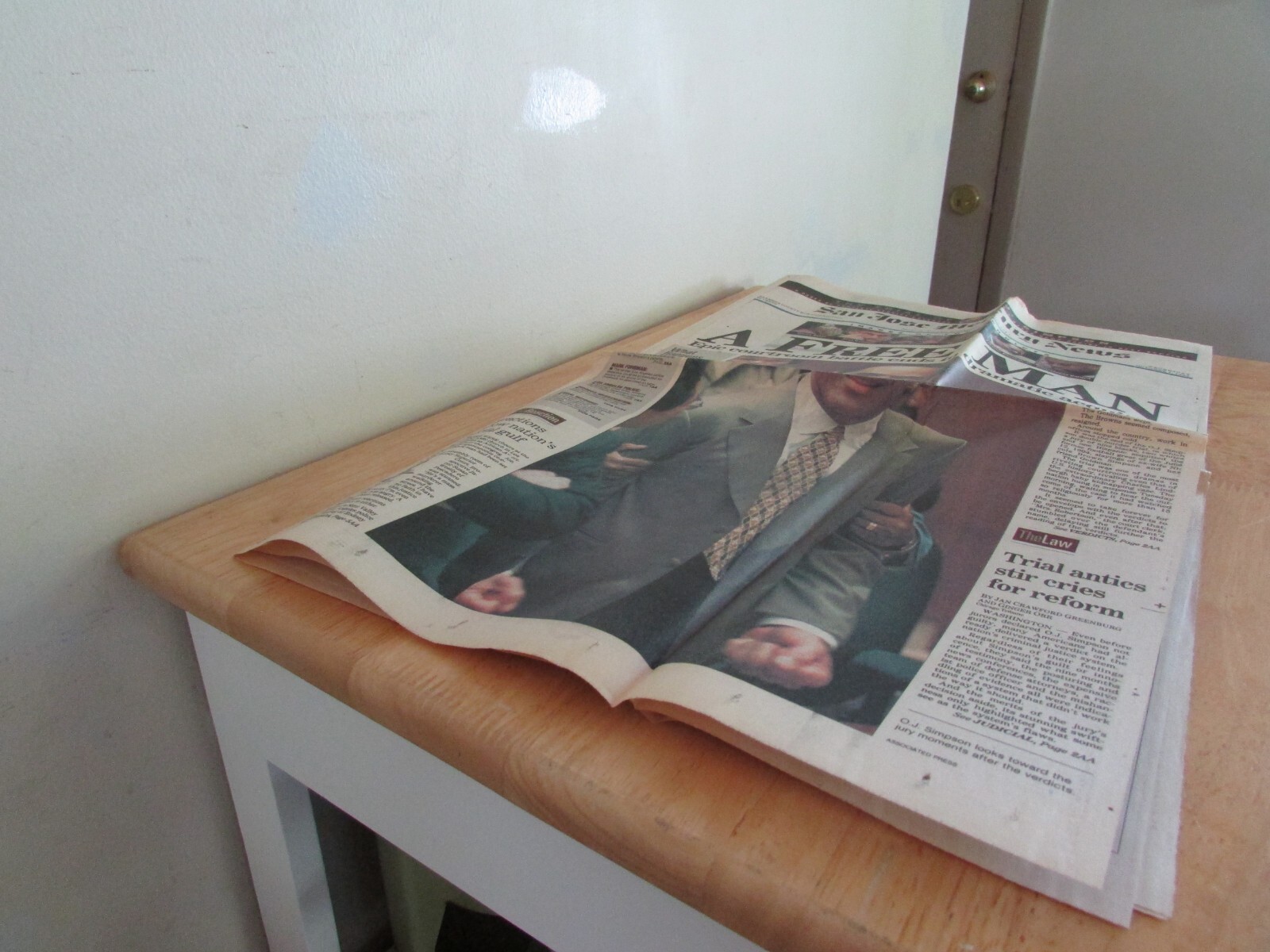A FREE MAN O.J. SIMPSON FREED & AQUITTED NEWSPAPER OCTOBER 4 1995 8 Pages OJ