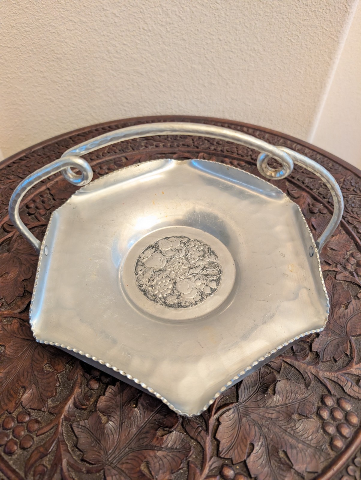 Vintage CROMWELL Hammered Aluminum Serving Tray With Handle Dish Fruits 9.75in