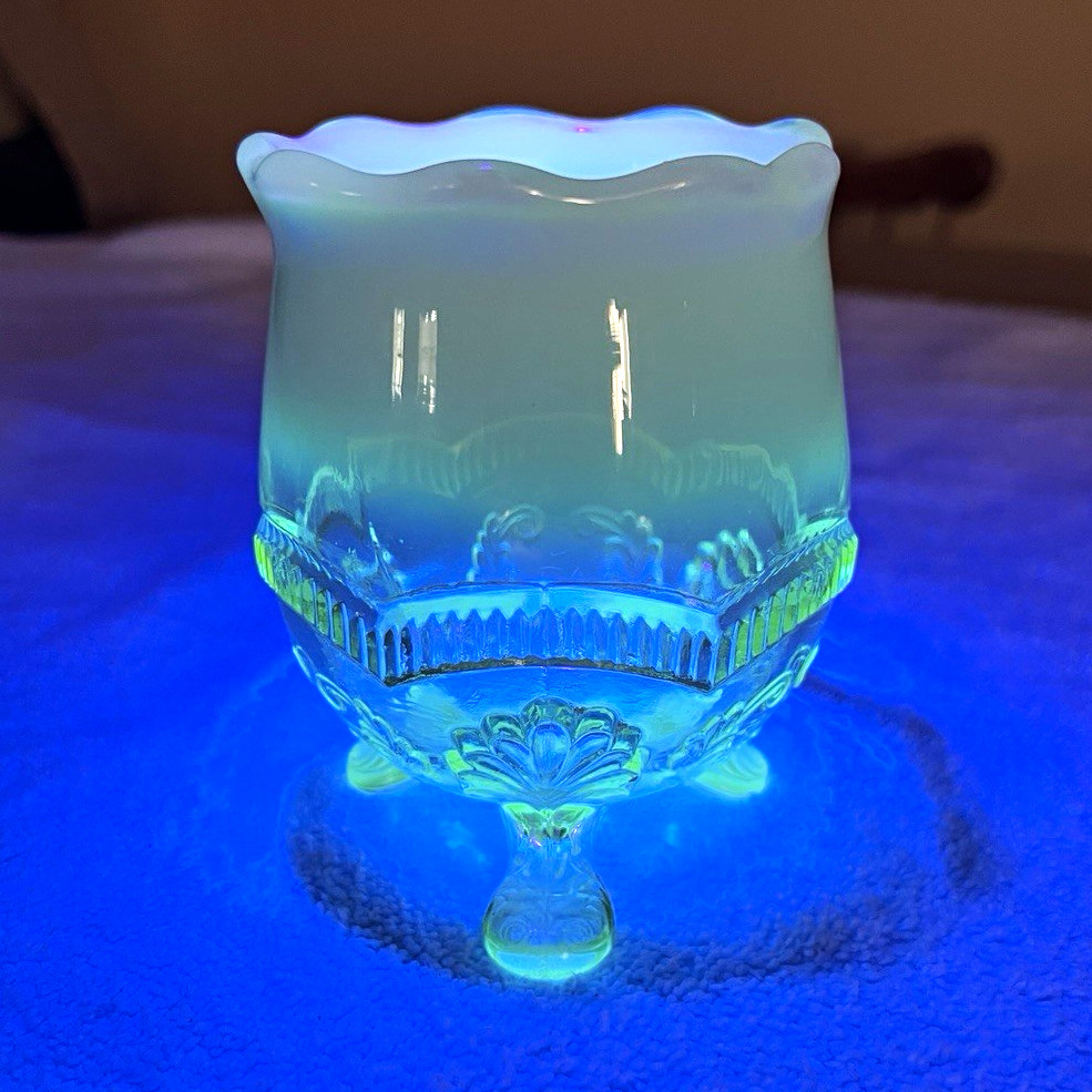 Model Flint Vaseline Glass Wreath and Shell Pattern Spooner.