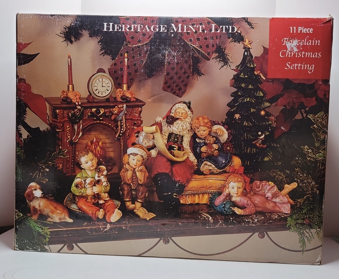 2003 Heritage Mint 10 Piece Porcelain  Christmas Setting.