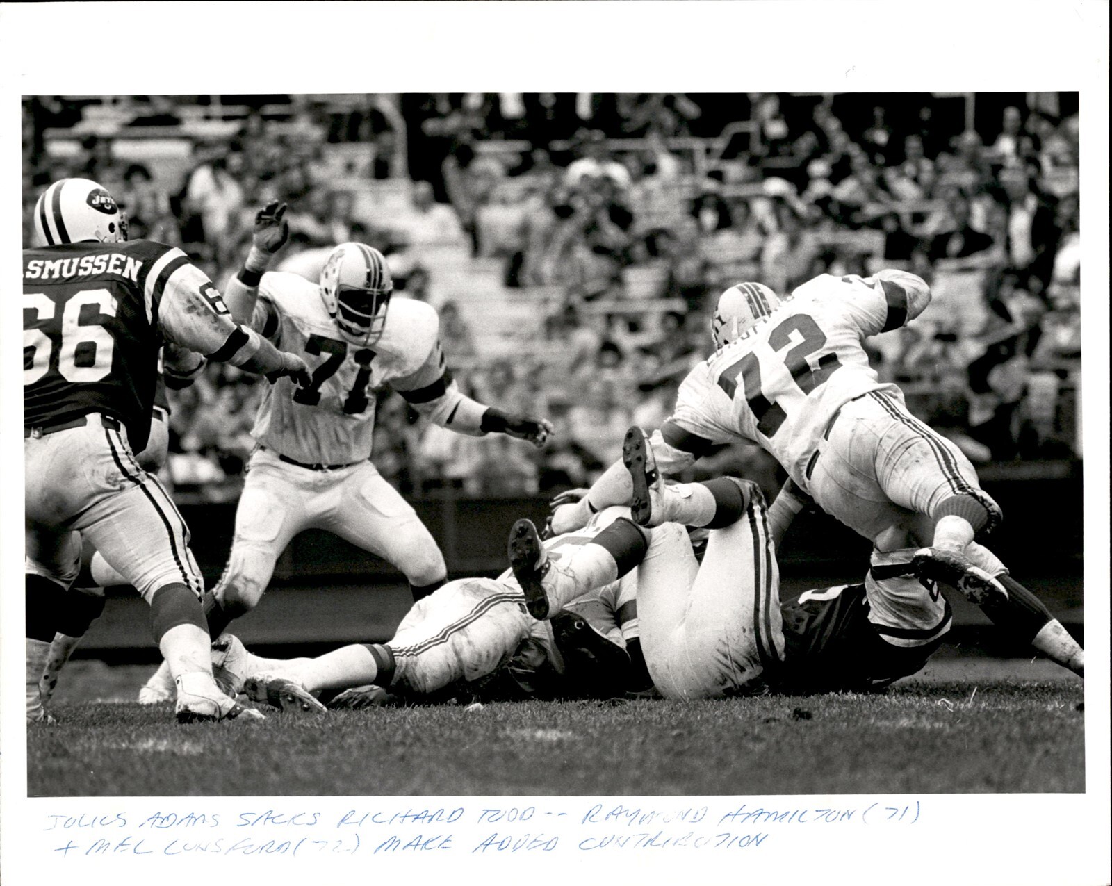CGE15 Orig Thomas Croke Photo JULIUS ADAMS SACKS RICHARD TODD PATRIOTS - JETS CGE15 Orig Thomas Croke Photo JULIUS ADAMS SACKS RICHARD TODD PATRIOTS - JETS