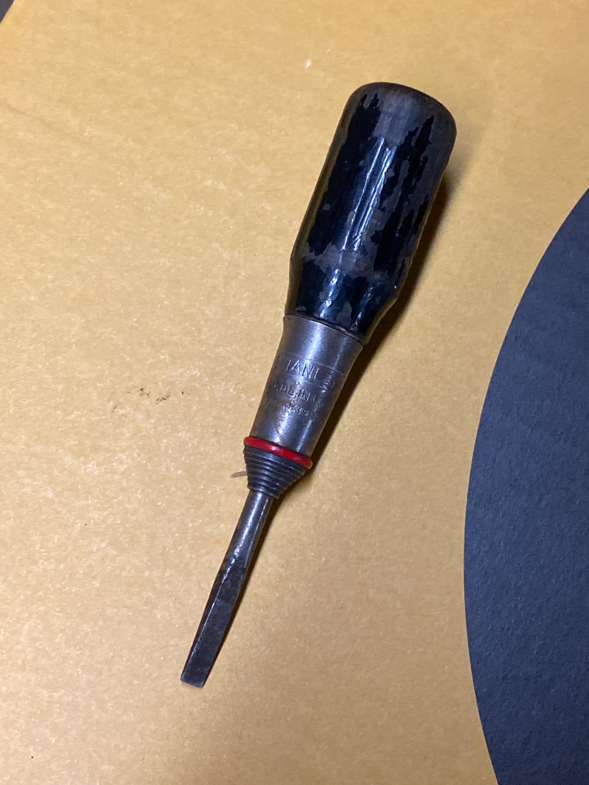 Small Antique Wood Handle 1/8” Flat Head Slotted Screwdriver Red Stripe Stanley