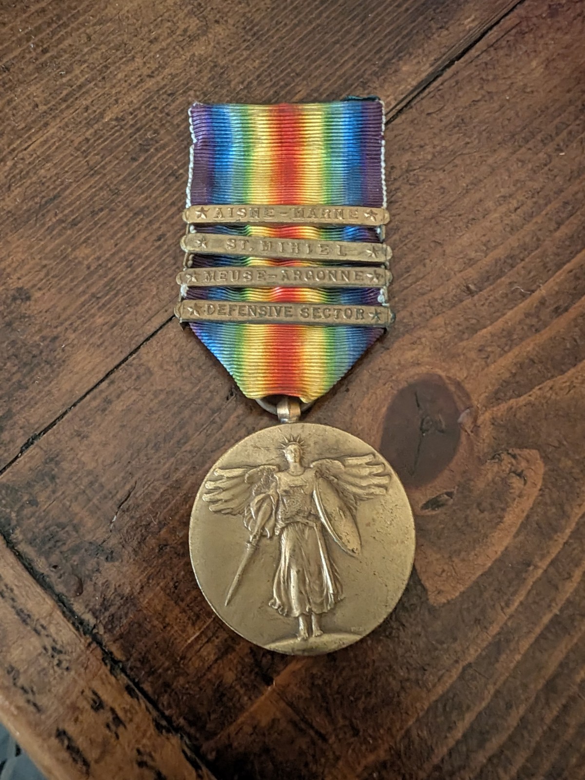 VINTAGE WW I Victory Medal also 4 Battle Bars 