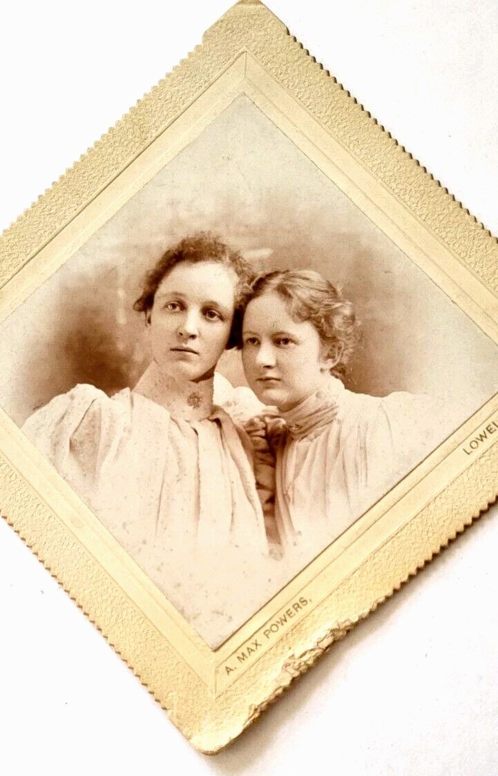 1800s Sisters High Collar Dresses Victorian Era Studio Photo Cabinet Card 1800s Sisters High Collar Dresses Victorian Era Studio Photo Cabinet Card