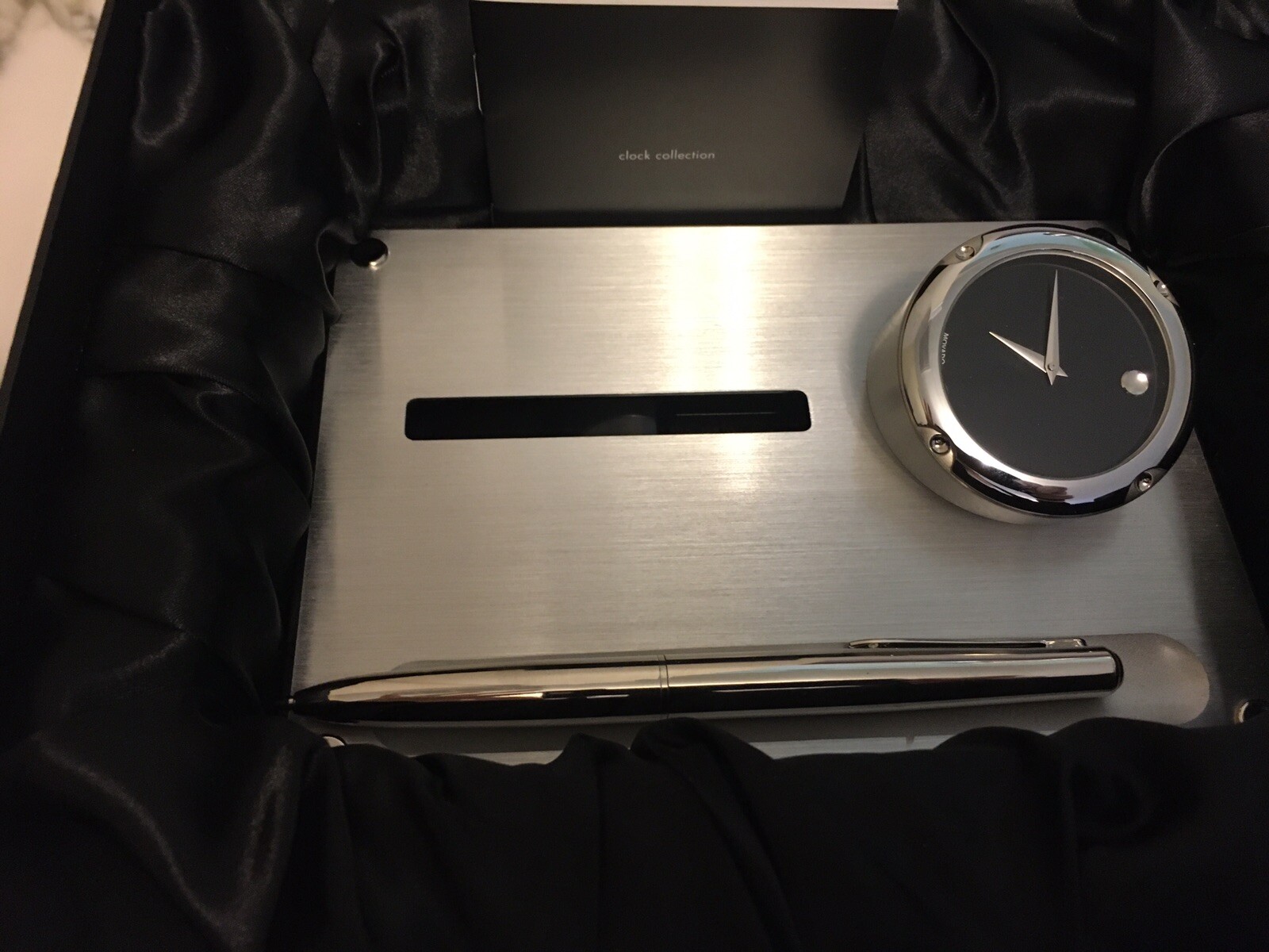 Movado Note Pad Desk Set Needs Battery TBL-179-M Brushed Aluminum Dispenses Note