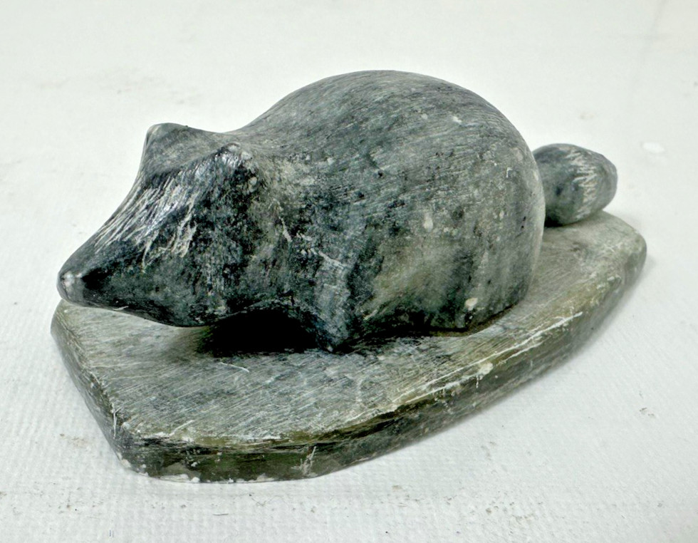 Vintage Inuit Soapstone Raccoon Carving Keporenk Signed Disc Number E9-NC-108031
