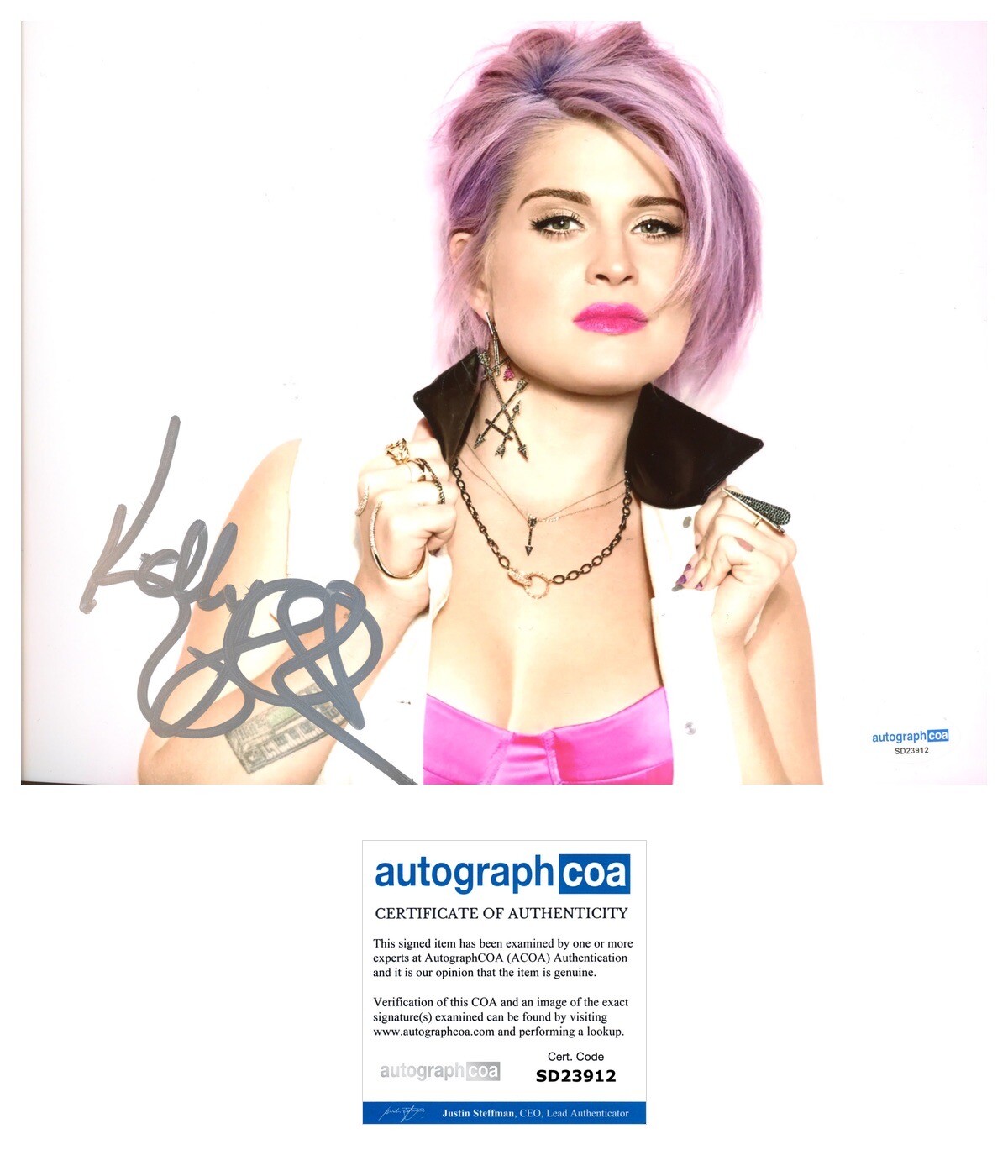 KELLY OSBOURNE SIGNED THE OSBOURNES FASHION POLICE 8x10 PHOTO - ACOA COA KELLY OSBOURNE SIGNED THE OSBOURNES FASHION POLICE 8x10 PHOTO - ACOA COA