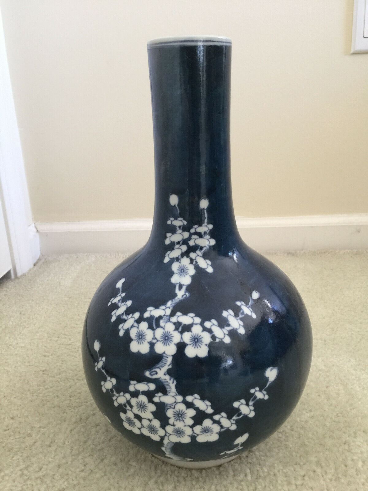 Vintage / Antique Big Chinese Vase White Plum Blossom Flower Blue Background