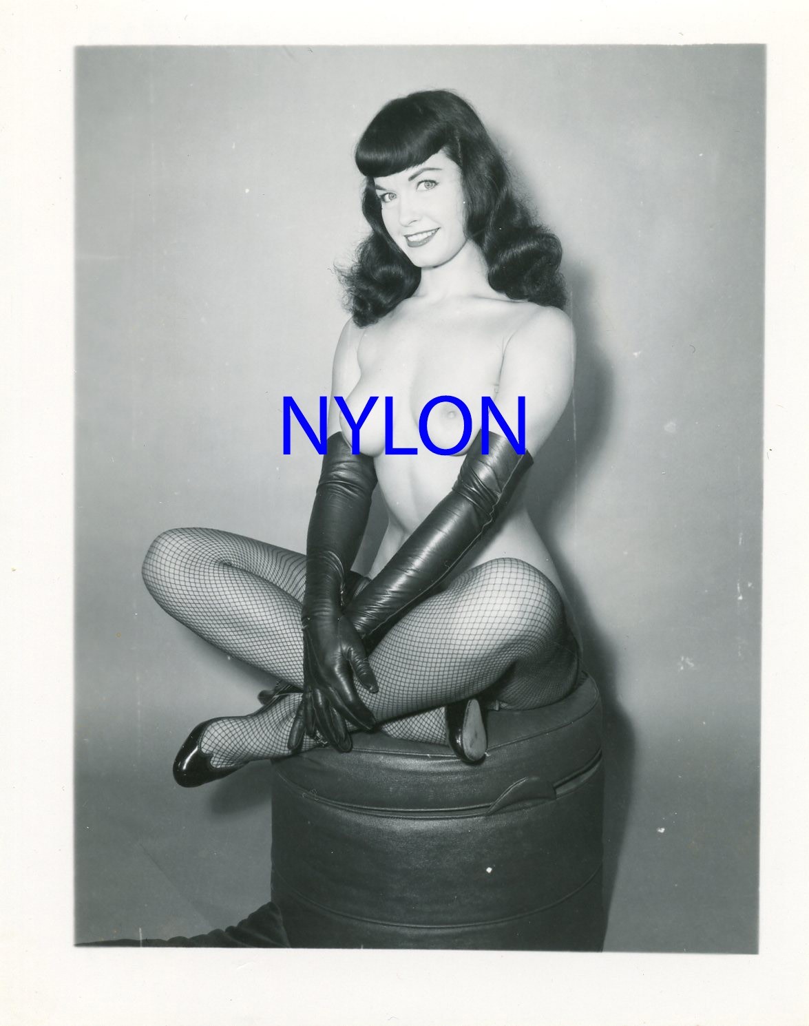 RARE BETTIE PAGE VINTAGE 1950's 4 x 5 PHOTOGRAPH BY SAM MENNING RARE BETTIE PAGE VINTAGE 1950's 4 x 5 PHOTOGRAPH BY SAM MENNING