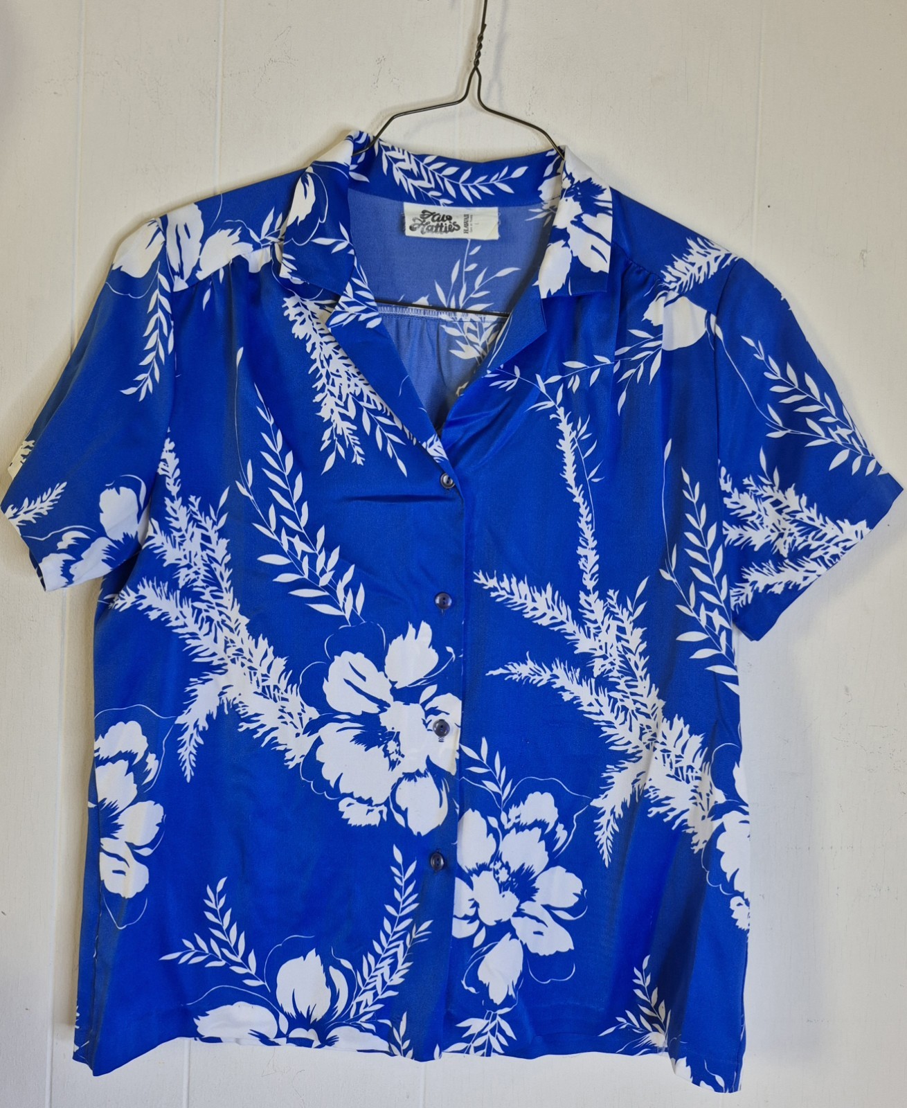 Vintage Hilo Hattie\'s Blue Floral Short Sleeve Hawaiian Shirt Women\'s Size L