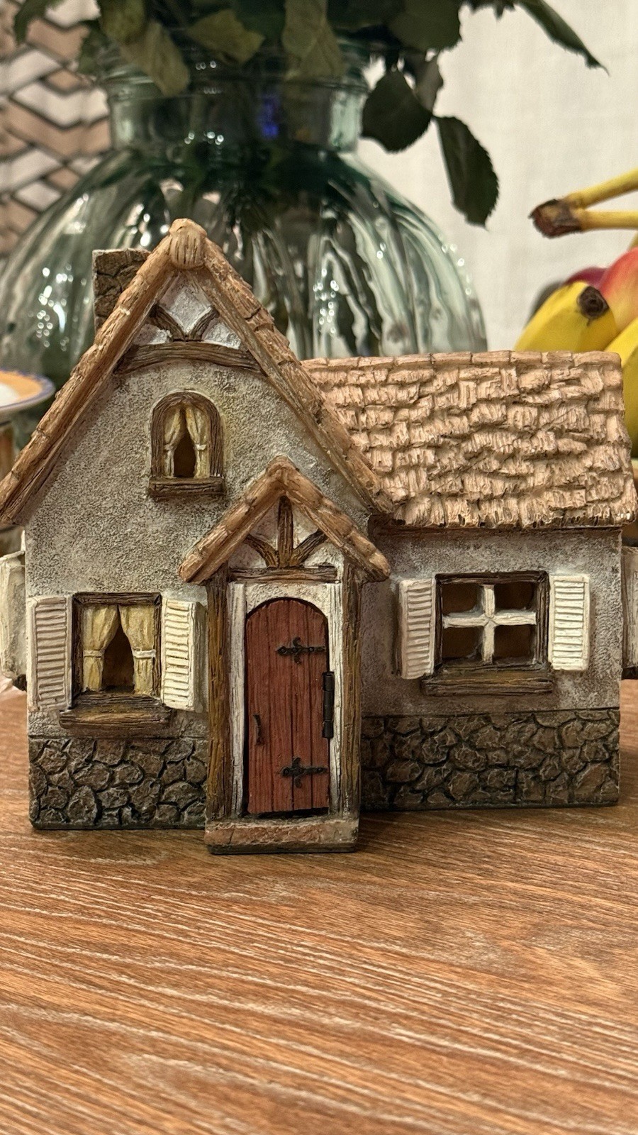 Charming Cottage House Figurine – Rustic Country Home Decor Collectible