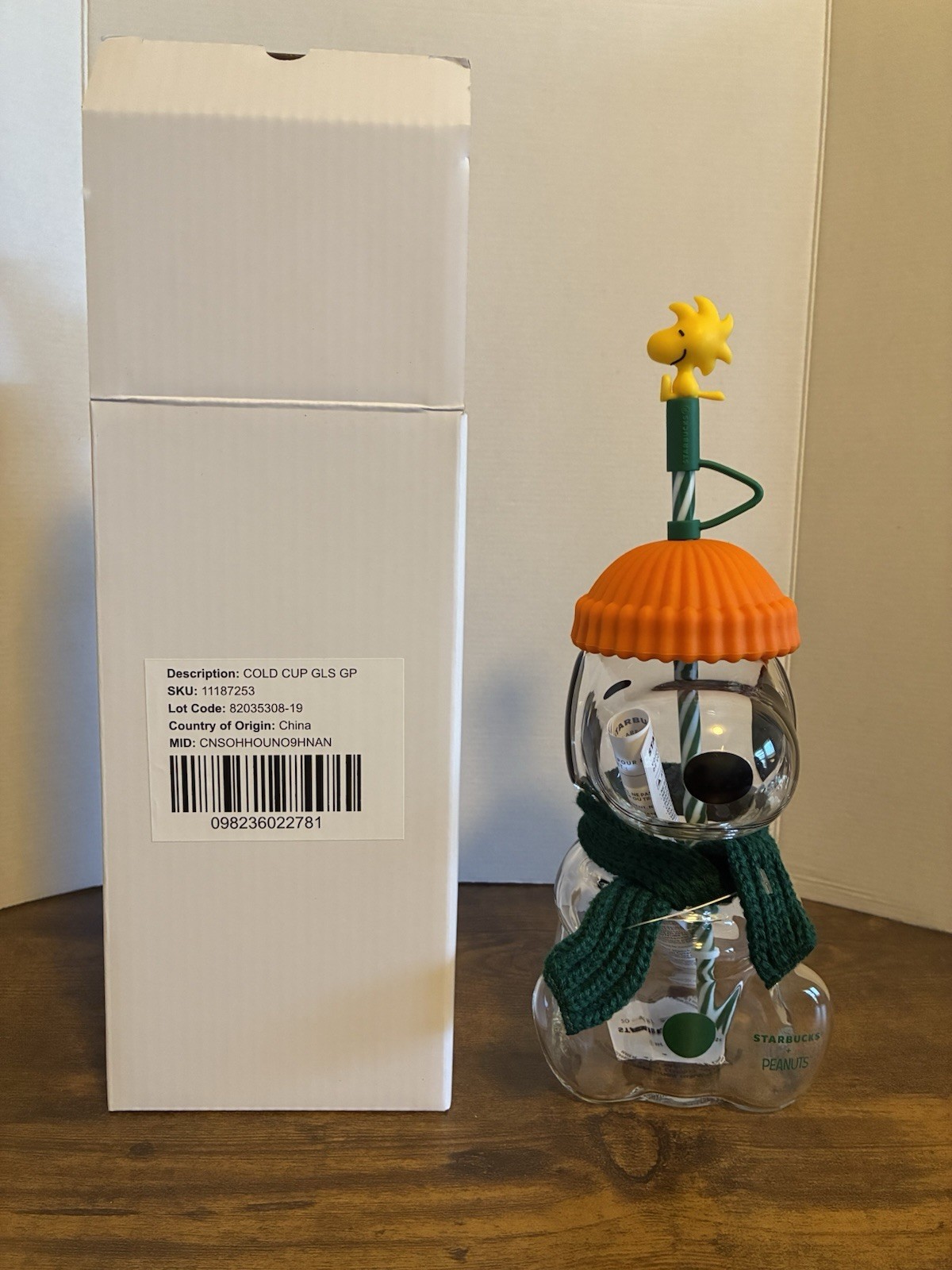 AUTHENTIC Starbucks Peanuts Snoopy Glass Cold Cup NEW IN BOX 2026 SOLD OUT