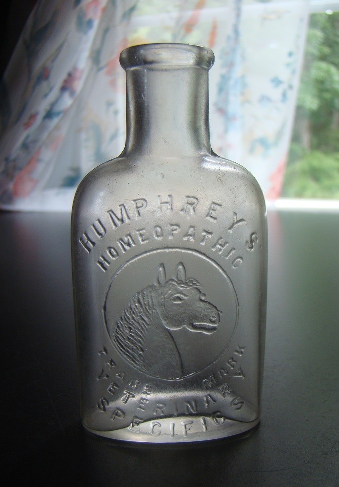 Antique HUMPHREYS HOMEOPATHIC VETERINARY SPECIFICS Horsehead Pictorial Bottle