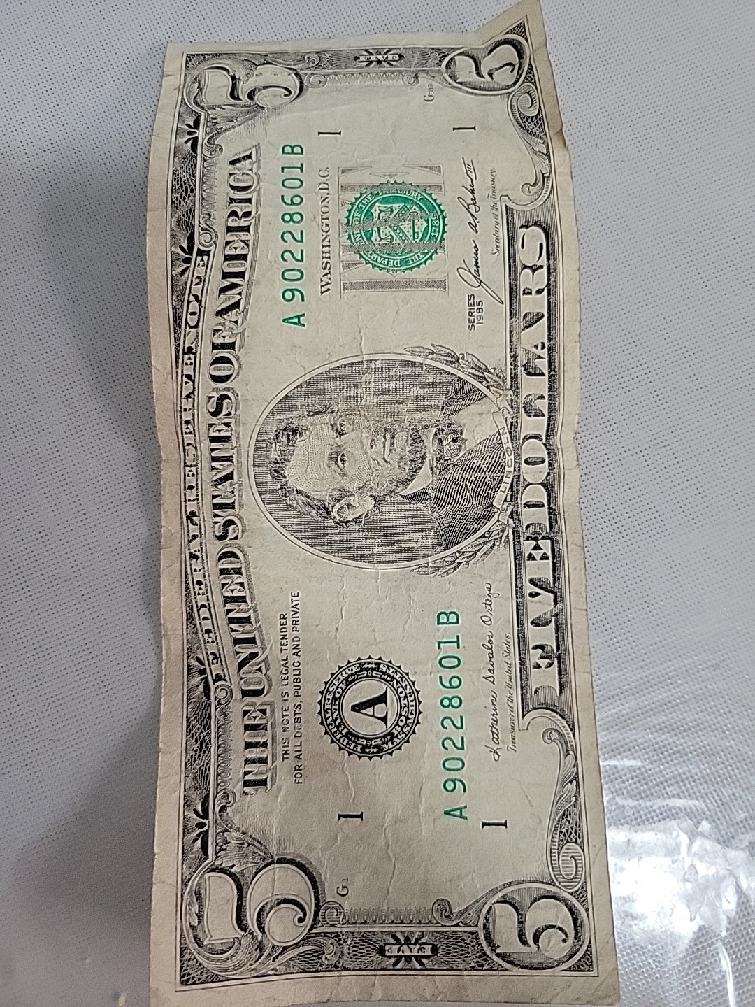 I'm selling 5 usd 1985 