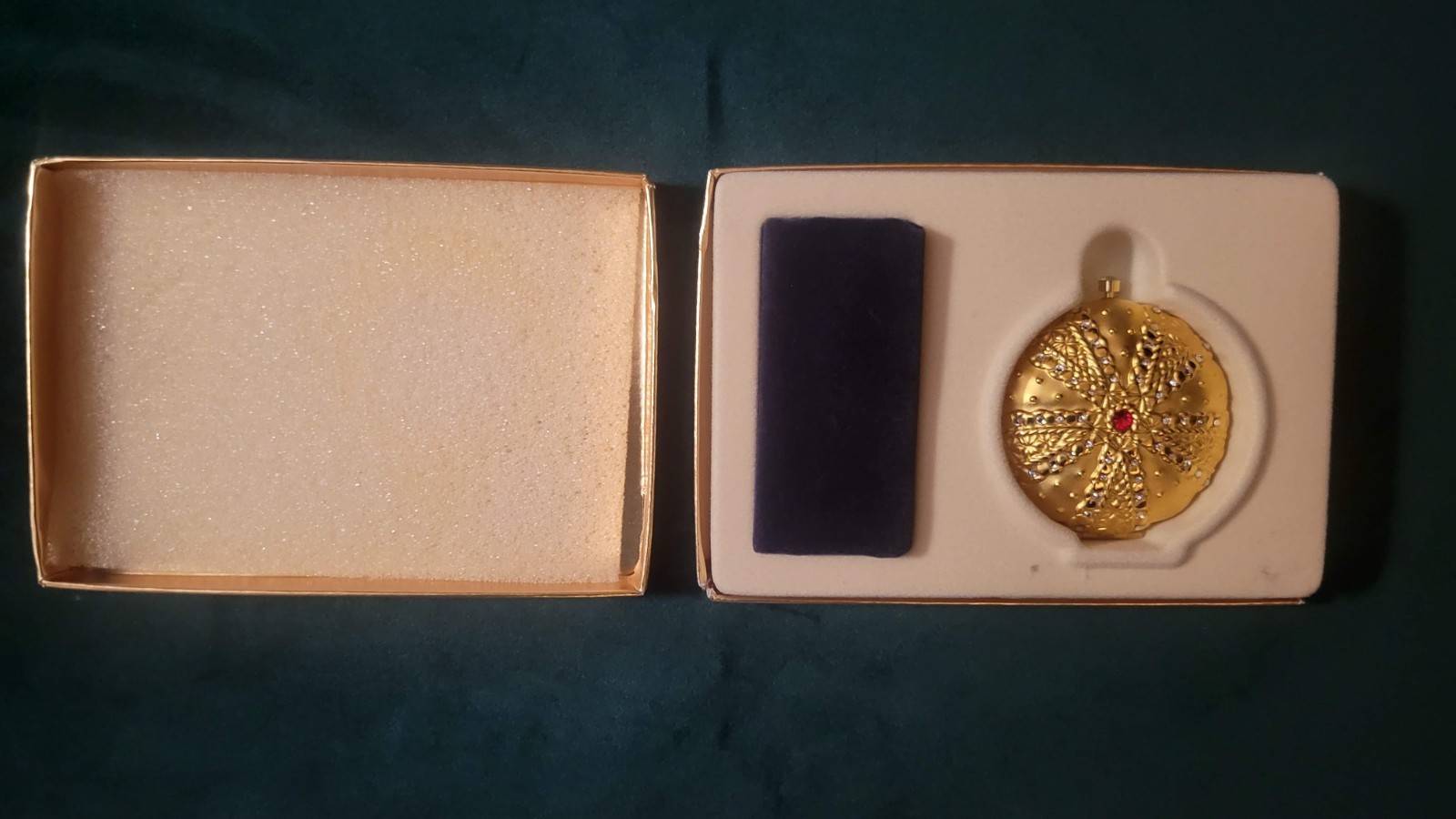 Estee Lauder Elizabeth Hurley Jeweled Powder Compact Gold Red Ruby Crystal NIB