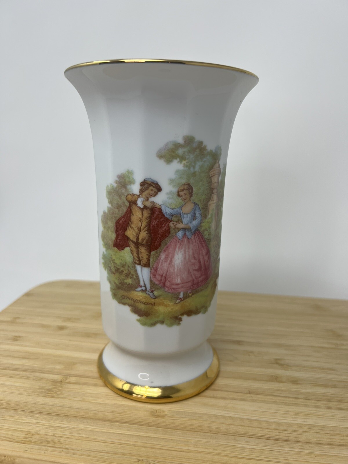 German 24K Gold Trim Vintage Vase Fragonard Scene Courting Couple Hoffmann  7”