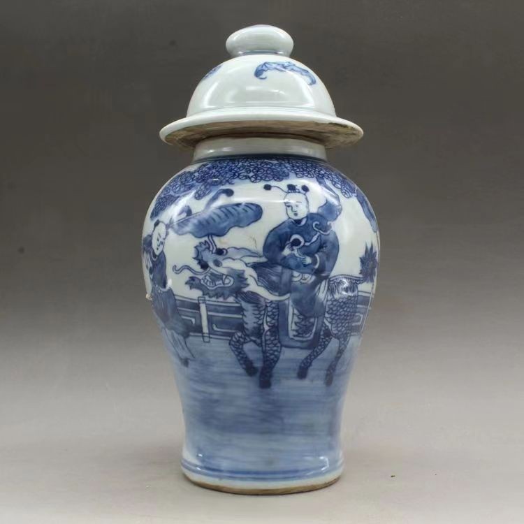 Old Chinese Blue-and-white Porcelain ‌Helmet-shaped Jar With Figure Story‌
