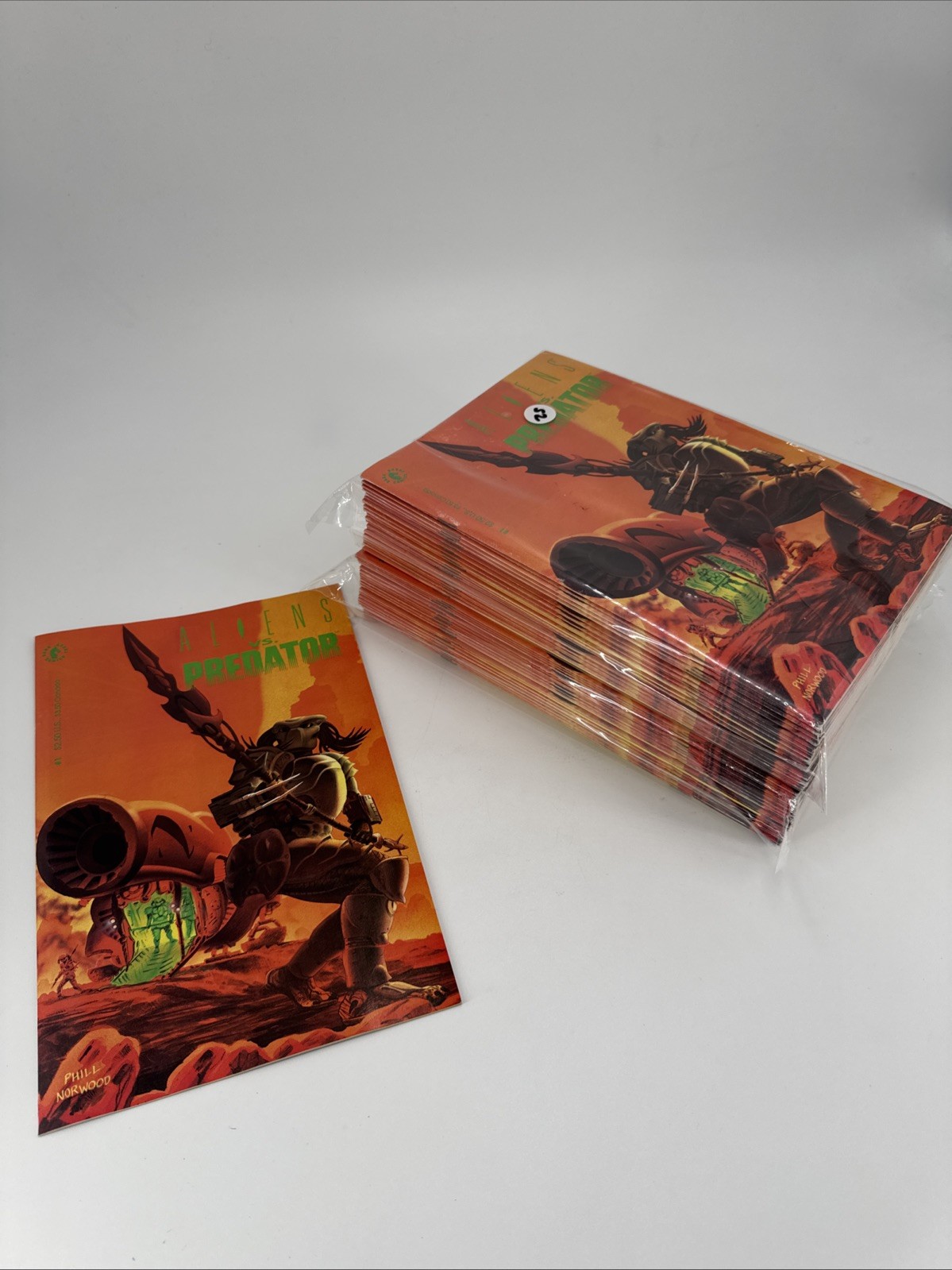 Aliens vs. Predator #1 (Dark Horse Comics June 1990) lot of 50 Ships Fast Aliens vs. Predator #1 (Dark Horse Comics June 1990) lot of 50 Ships Fast