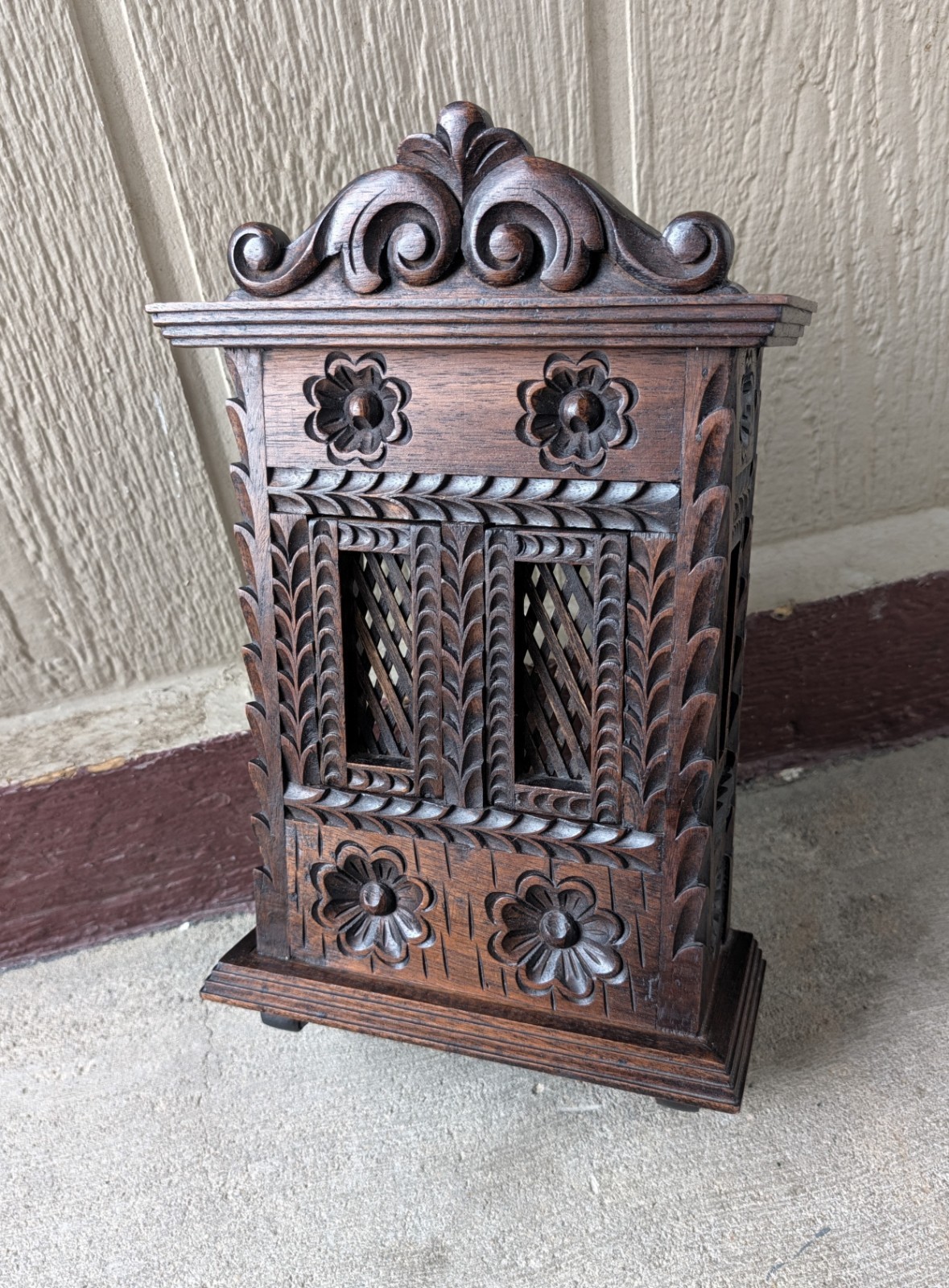 Vintage Indian Hand Carved Wood Wall Shrine Window Altar Key Rack Folk Art A74 Vintage Indian Hand Carved Wood Wall Shrine Window Altar Key Rack Folk Art A74