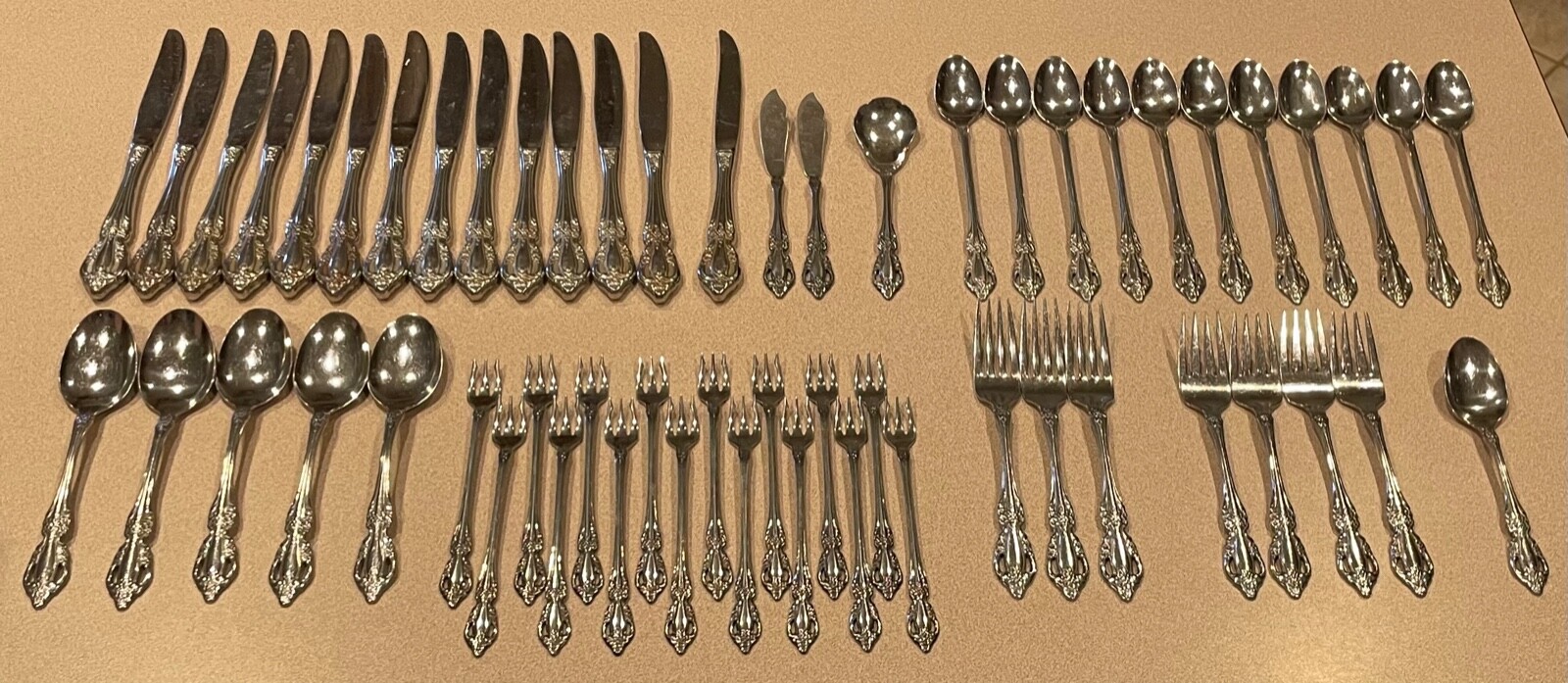 Oneida USA Raphael  STAINLESS FLATWARE 57 PCS FAIR Condition