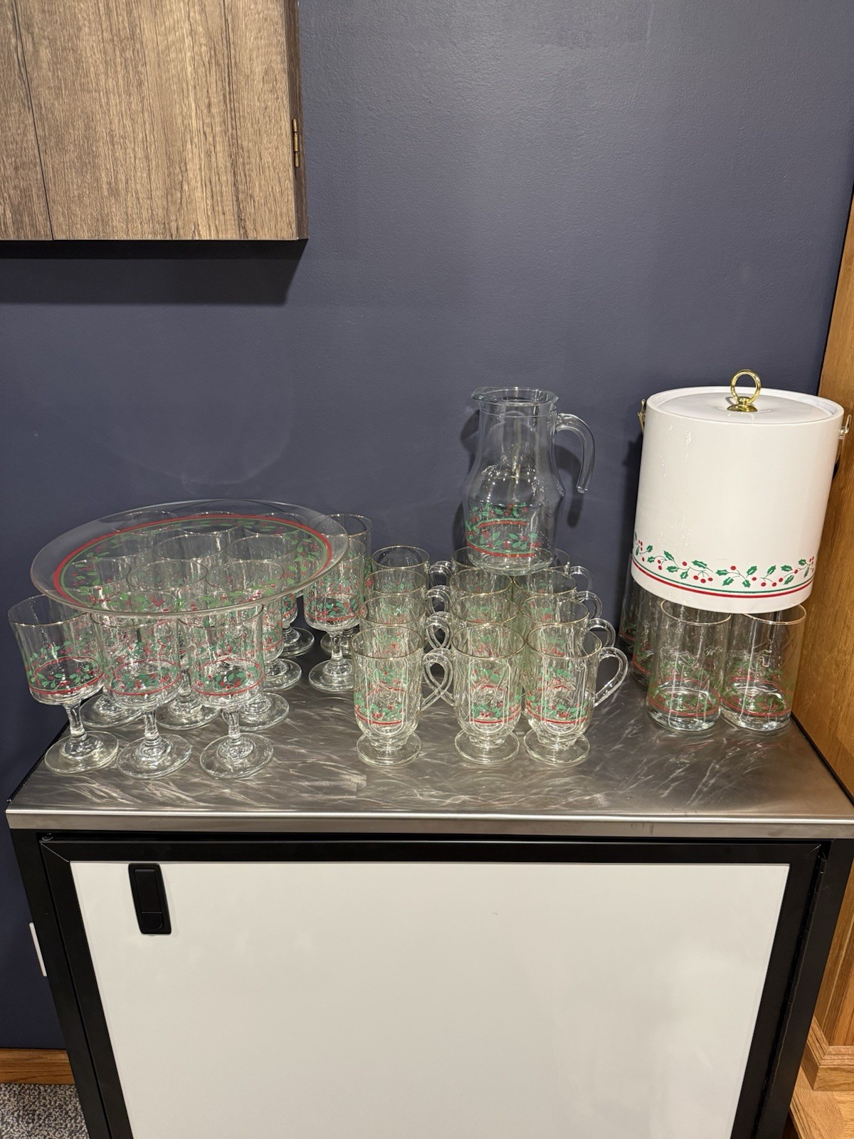 Vintage 1987 Arby’s Holly Berry Christmas Glassware Collection