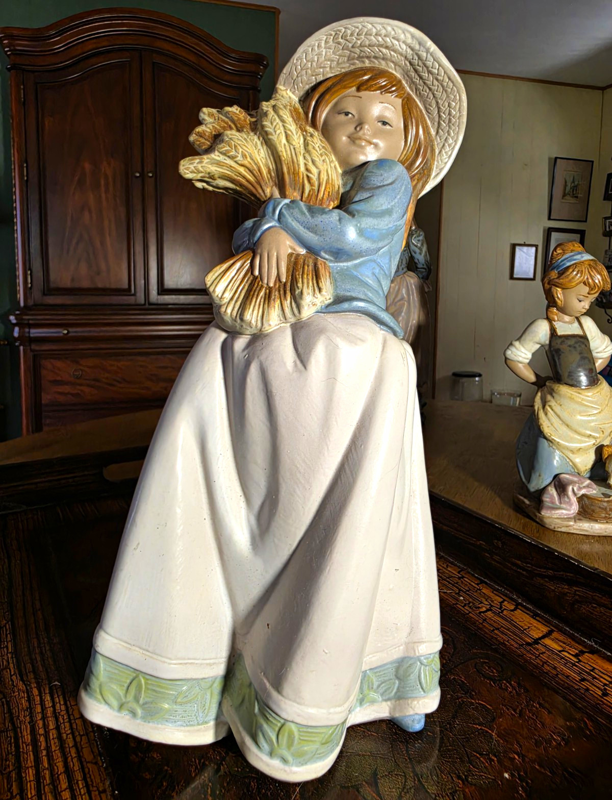 Lladró Daisa 1983 Large Porcelain Girl Figurine Signed Hand Painted 13in Lladró Daisa 1983 Large Porcelain Girl Figurine Signed Hand Painted 13in