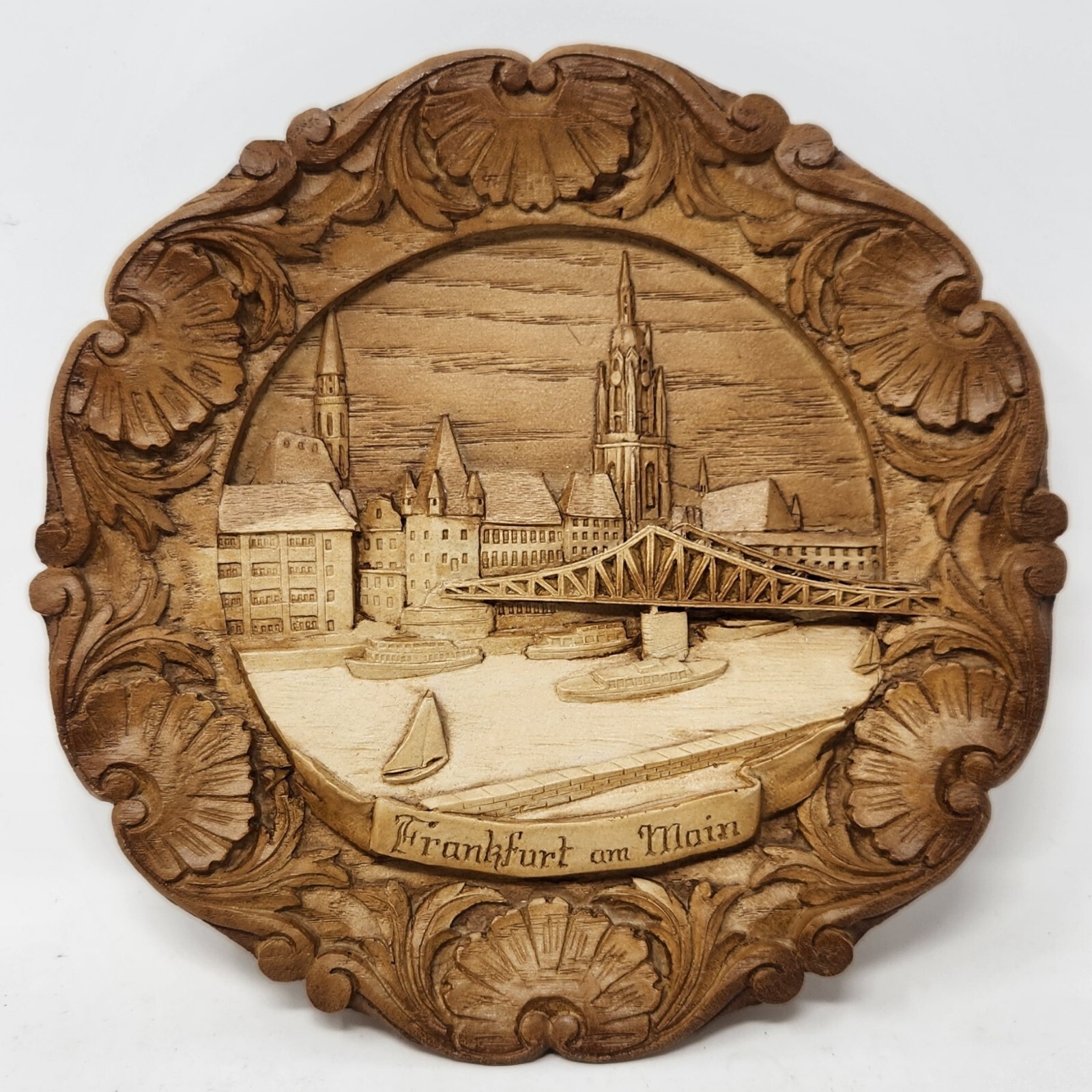 Vintage SIC Tradition Frankfurt Am Main 3D Wood Resin Souvenir Wall Plate 9.5\
