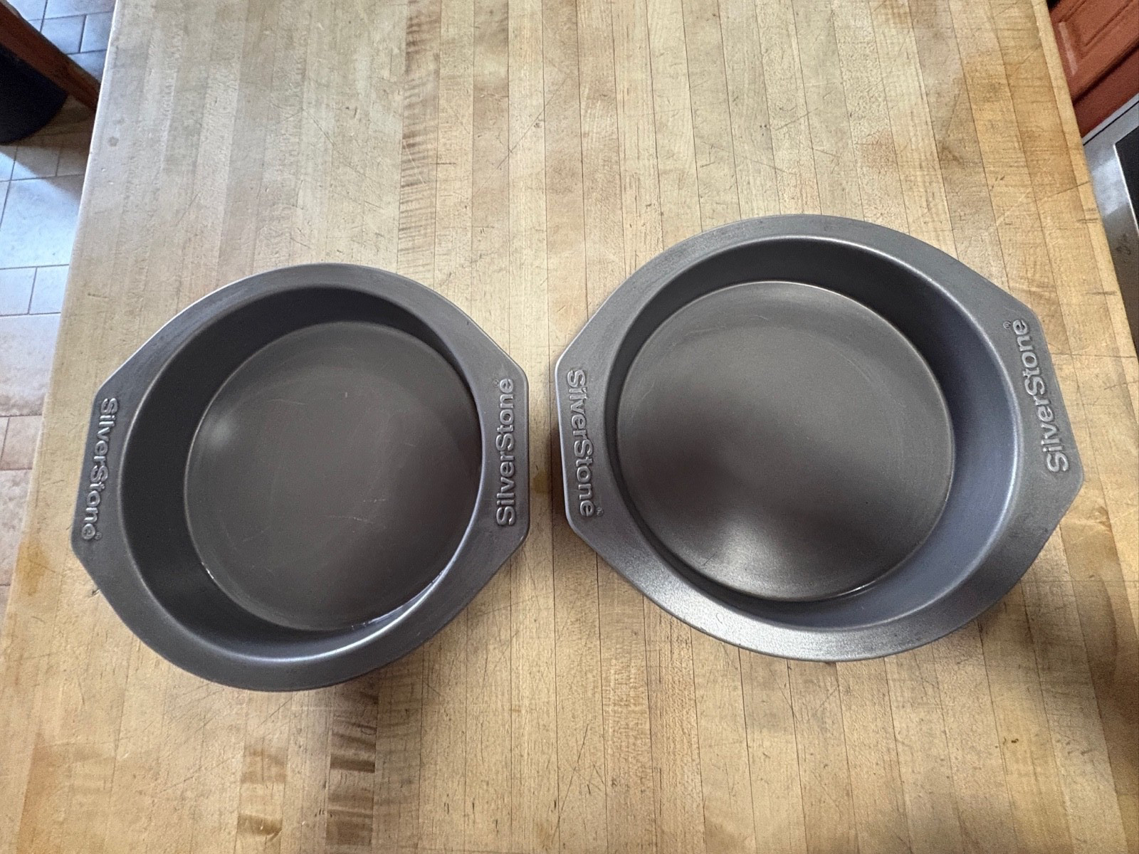 Two SilverStone Metal Cake Pie Pan Pans Bakeware Gray