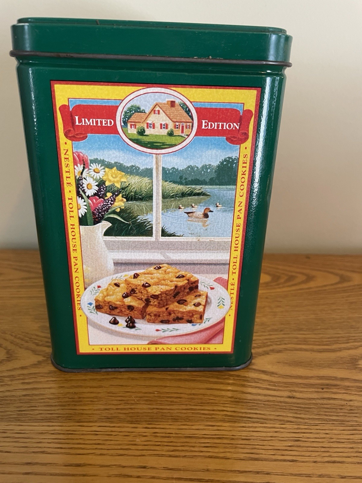Nestle Toll House Tin Vintage 1970s Four Seasons Collector Tin Nestle Toll House Tin Vintage 1970s Four Seasons Collector Tin
