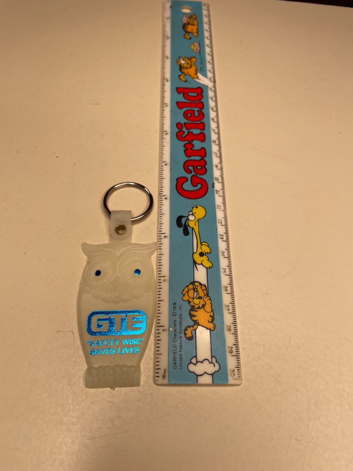 Vintage GTE Owl Key Chain General Telephone Fob NOS Plastic 1970s 80s Keychain