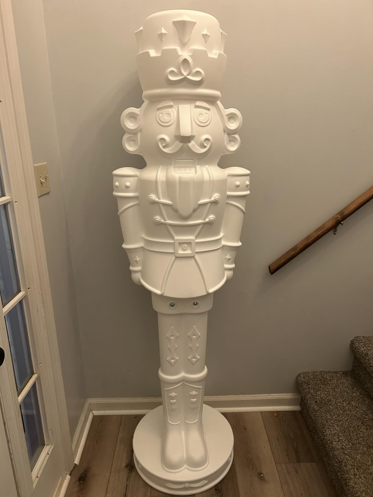 STEP2 NUTCRACKER PRINCE PAINTABLE DIY HOLIDAY STATUE, 6-FOOT TALL, WHITE