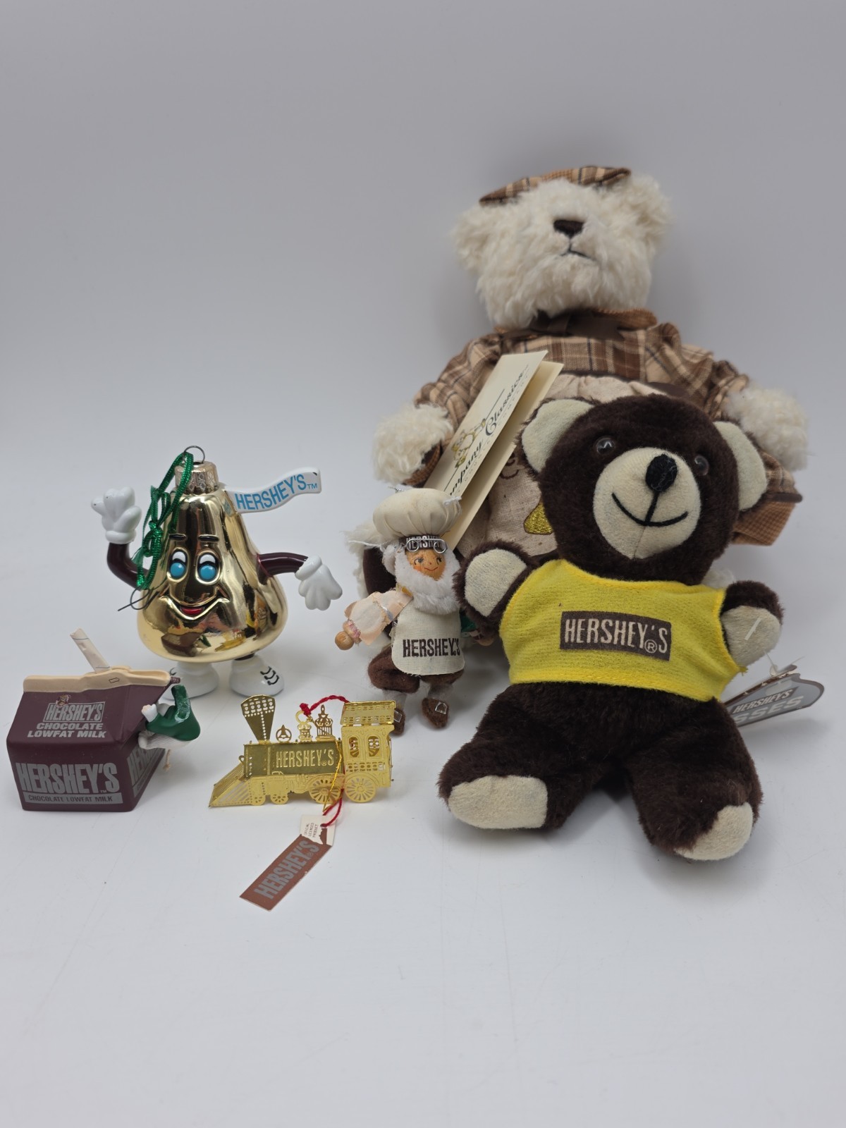 Vintage Lot Hershey\'s Chocolate Ornaments & Plush Bears Kiss Train Figure