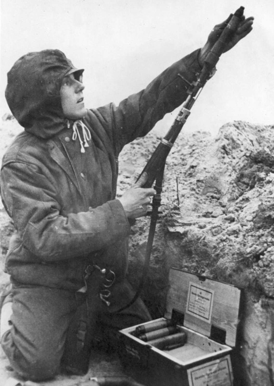 WW2 WWII Photo German Soldier with Rifle Grenades Russia   World War Two / 2689