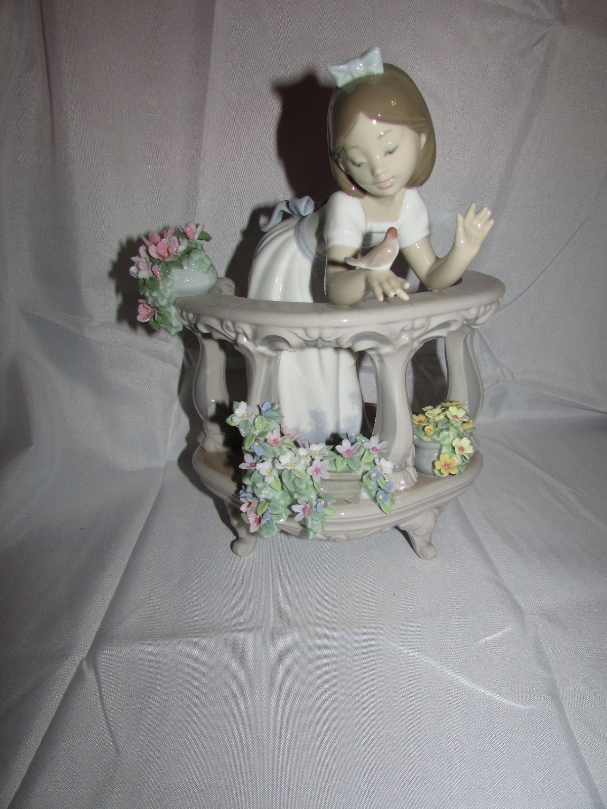 Lladro 6658 Morning Song Porcelain Figurine Flawless Lladro 6658 Morning Song Porcelain Figurine Flawless