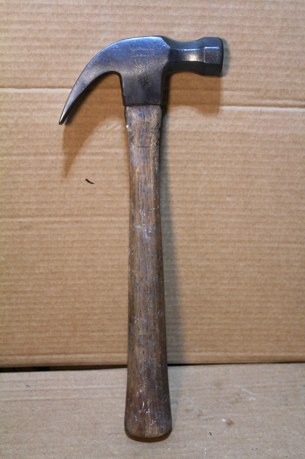 Plumb 20 oz Claw Hammer Original Wood Handle 13-1/4